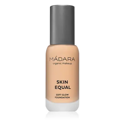 MÁDARA Skin Equal fond de tein illuminateur pour un look naturel SPF 15 teinte #40 Sand 30 ml