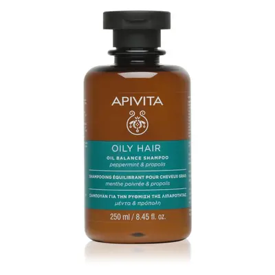 Apivita Oily Hair Oil Balance Shampoo shampoing nettoyant en profondeur pour cuir chevelu gras pour des cheveux plus forts et pl
